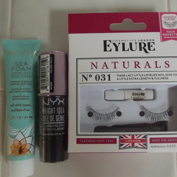 Free with any purchase - Picture 1 of 2